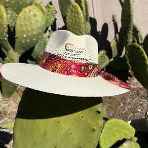 Charlie 1 Horse Floral Paisley Print Straw Hat